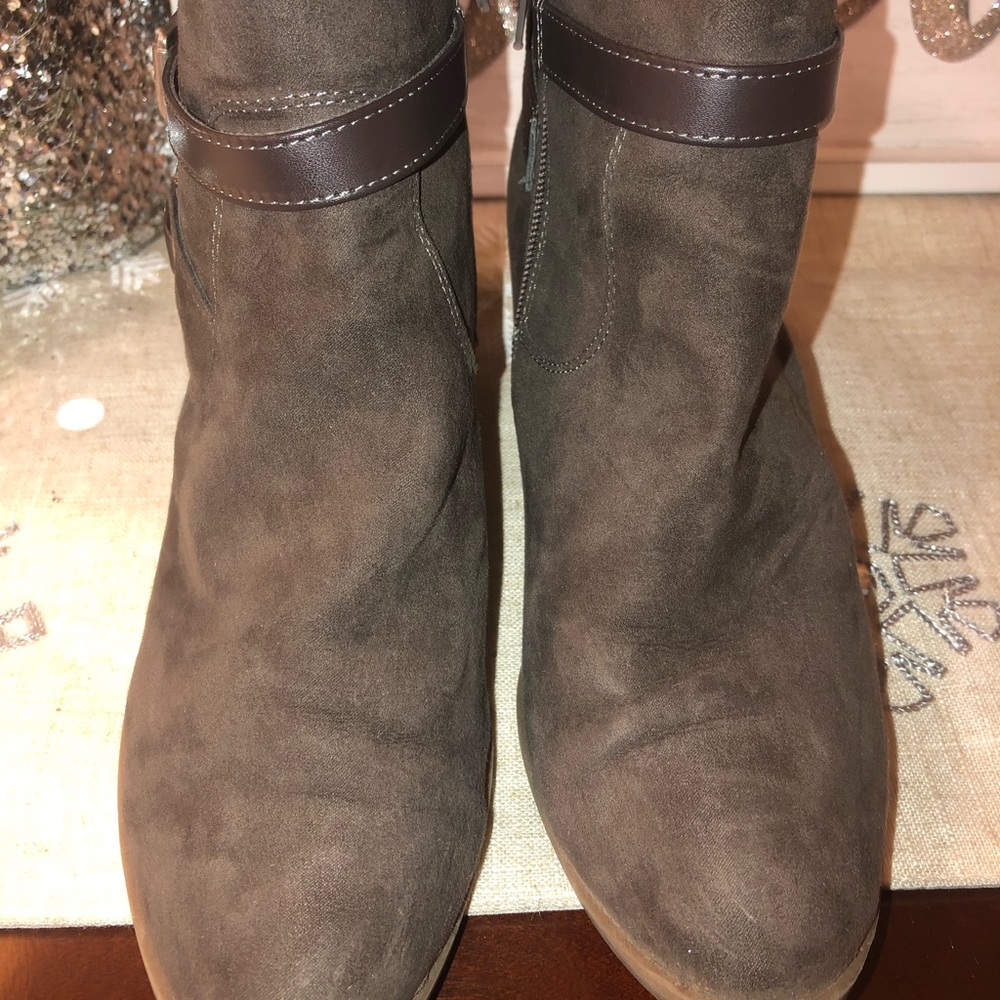 Booties - Picture 3 of 4